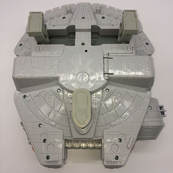 Star Wars Action 2011 Hasbro Millenium Falcon Spaceship w/Hidden Compartments - Picture 14 of 16